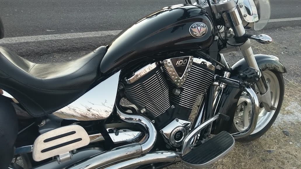 Taller y refaccionaria de motos Charly Garage en Querétaro